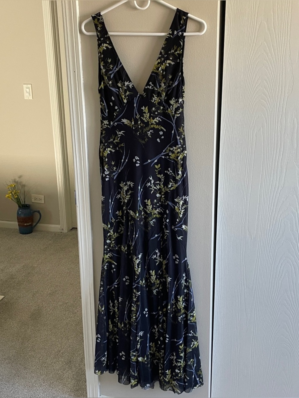 NWT Zara Plunge Neck Floral Dress